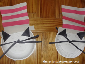 paper plate Cat in the Hat craft