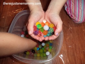 water beads sensory bin