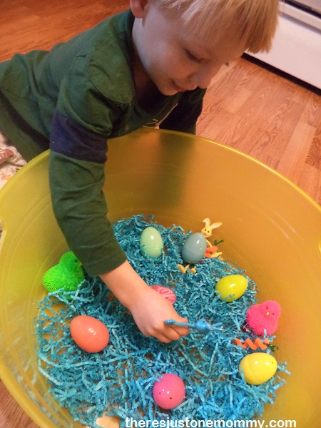 preschool Easter sensory bin