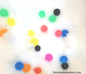 fun winter sensory play: water beads in snow