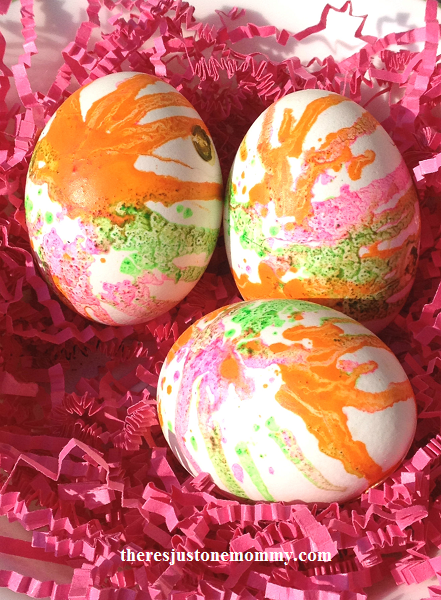 decorating eggs with melted crayon