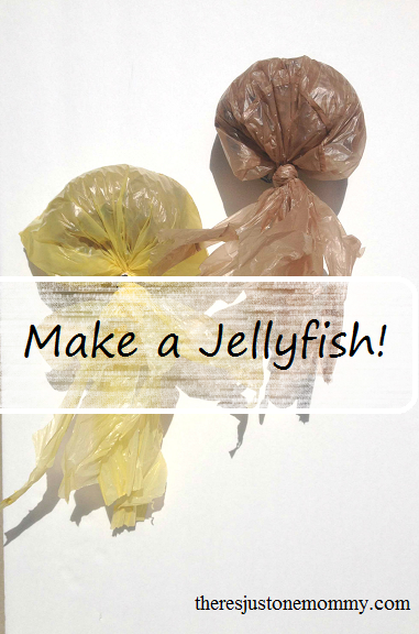 Super simple jellyfish craft -- great for party decorations!