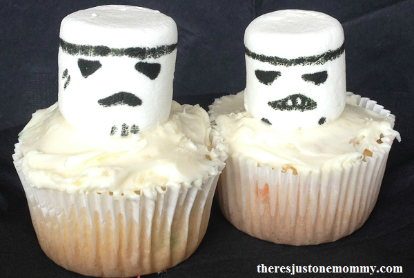 Storm Trooper cupcakes for kids Star Wars party