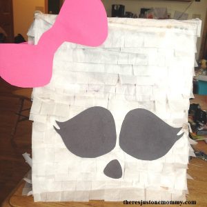 paper bag pinata tutorial for a Monster High pinata