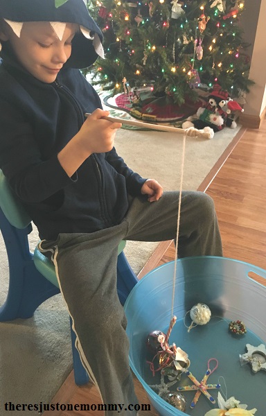 Candy Cane Fishing -- simple kids Christmas activity 