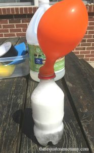 inflate a balloon with vinegar and baking soda experiment