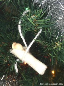 homemade Jesse tree ornaments to help teach kids the Bible