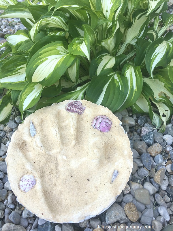 make a sand handprint vacation craft for kids