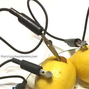 making a battery with lemons